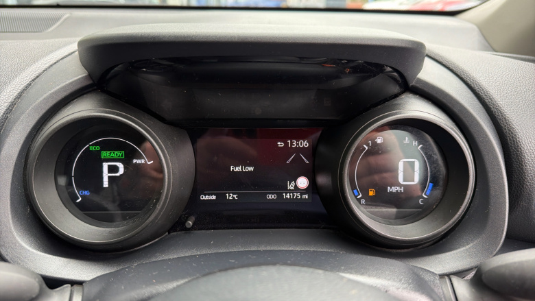 Toyota Yaris 1.5 Hybrid Design 5dr CVT Hybrid Hatchback